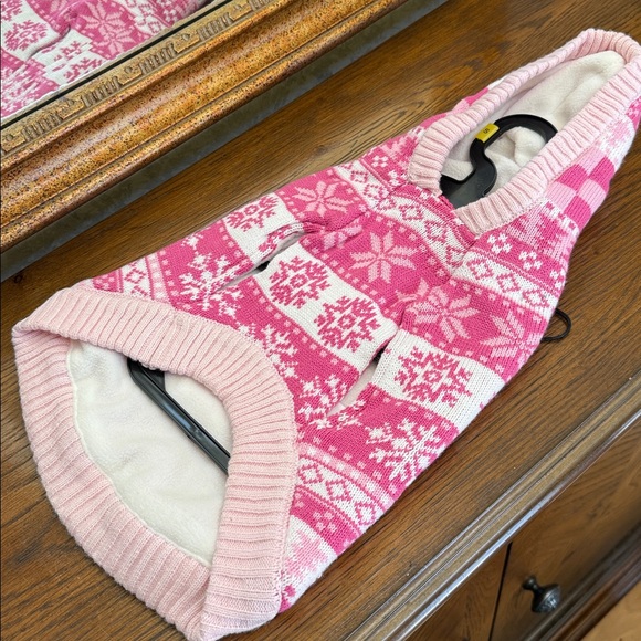Cupcakes & Cashmere Dog Pink Snowflake Sweater. Size Small. - Picture 7 of 13